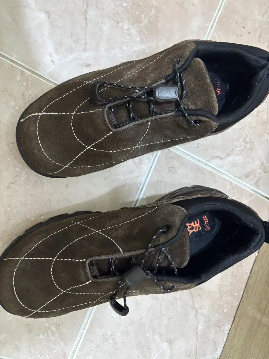 YASE ハイキング シューズ モカ 260