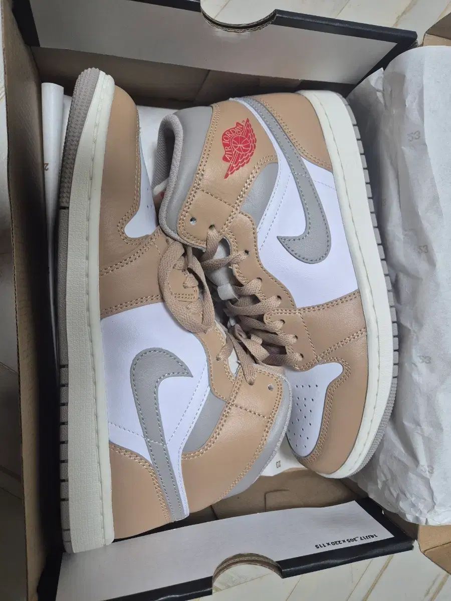 ナイキ エア ジョーダン 1 ミッド 265