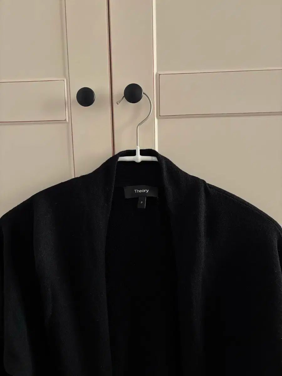 セオリー Theory カーディガン p 55 66 40万 → 9万