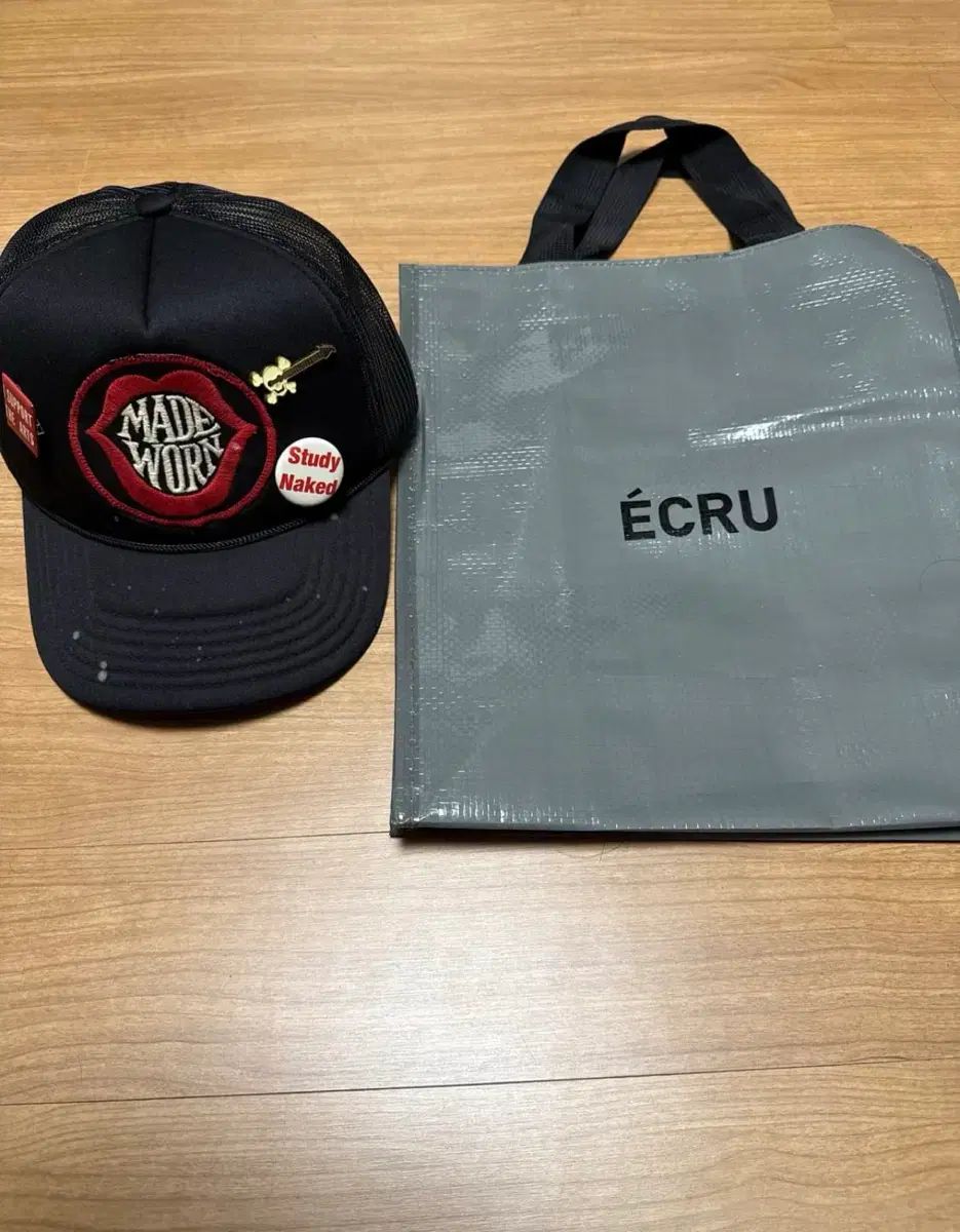 Madewornトラッカーキャップ