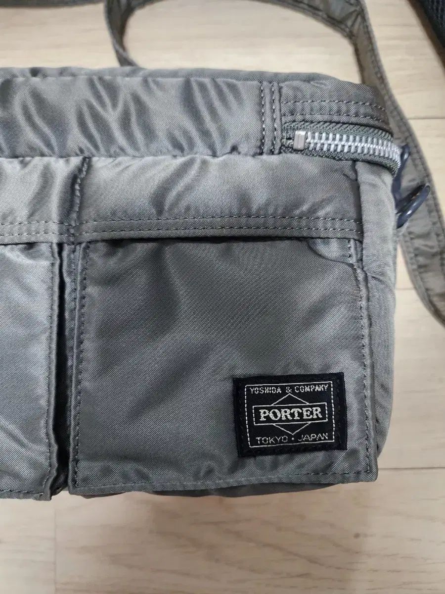 吉田ポーター タンカー カメラバッグ S シルバーグレー