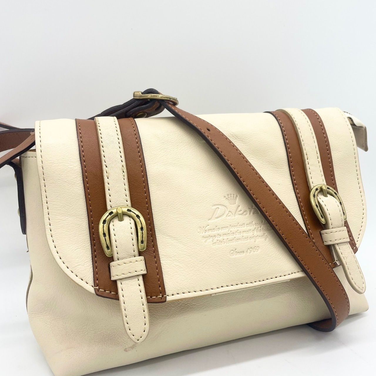 美品】Dakota ダコタ ショルダーバッグ 本革 レザー アイボリー 茶 