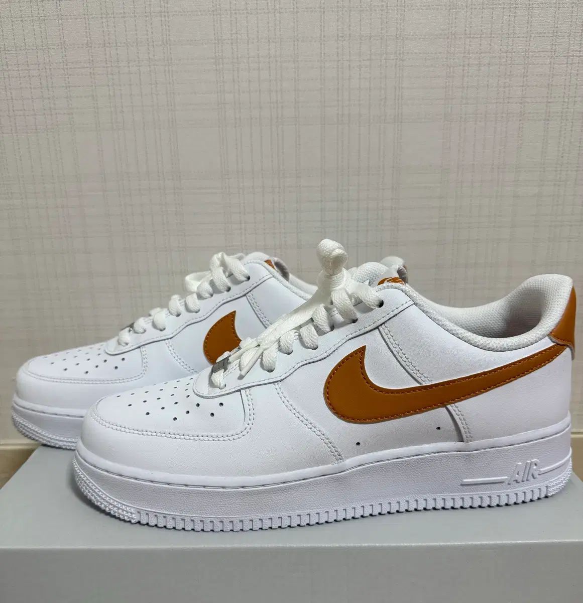 ナイキ エアフォース 1 07 白 モナーク