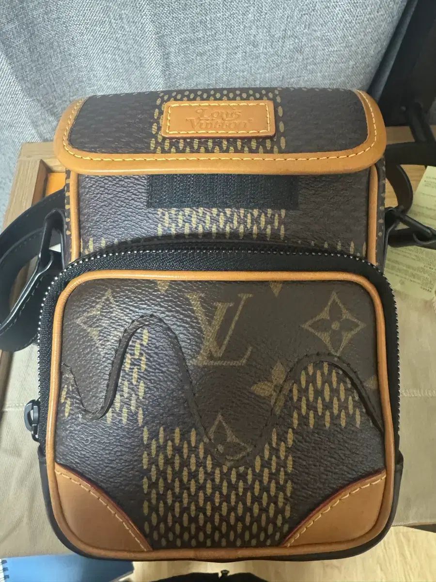 ルイヴィトン NIGO クロスバック