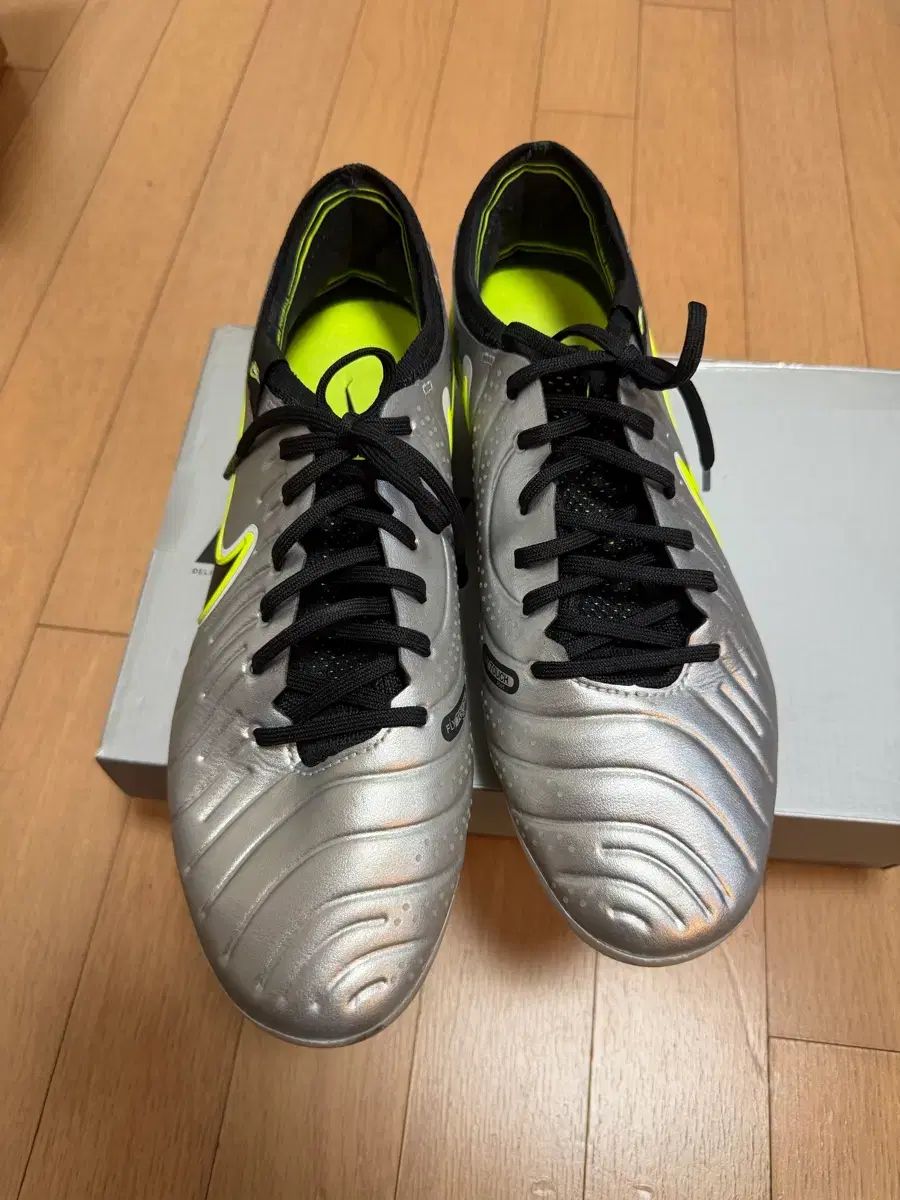 ナイキ ティエンポ レジェンド 10 エリート AG 280 mm 最強