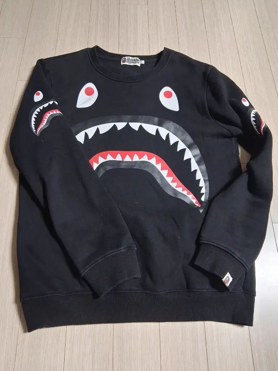 A BATHING APE® シャーク ブラック スウェットTシャツ - メルカリ