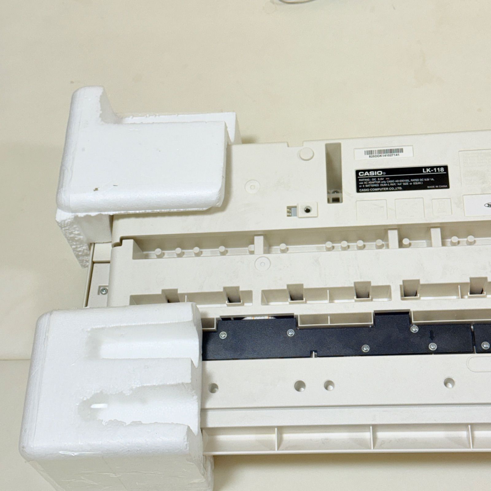 CASIO 61鍵盤 光ナビゲーションキーボード LK-118 電子ピアノ 687