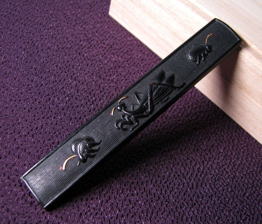 時代武具 小柄 赤銅魚々子地金色絵 昆虫の図/25k068 - メルカリ