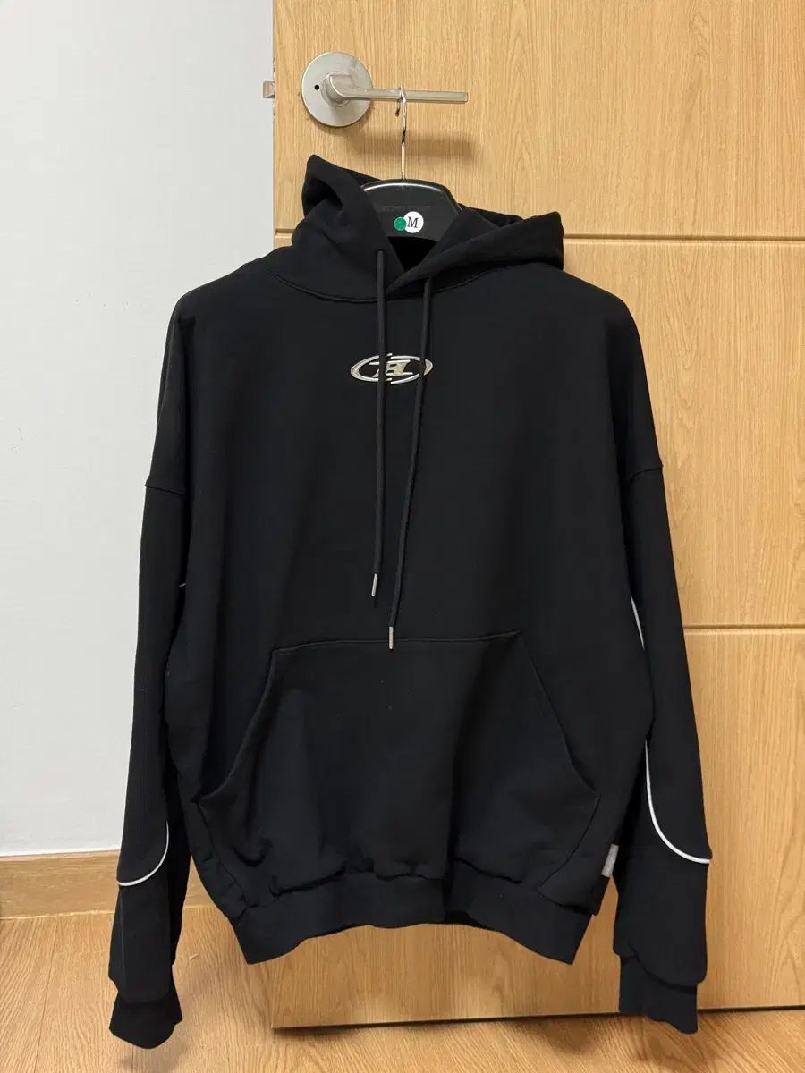 BORN TO WIN リフレクティブ LINE フーディー