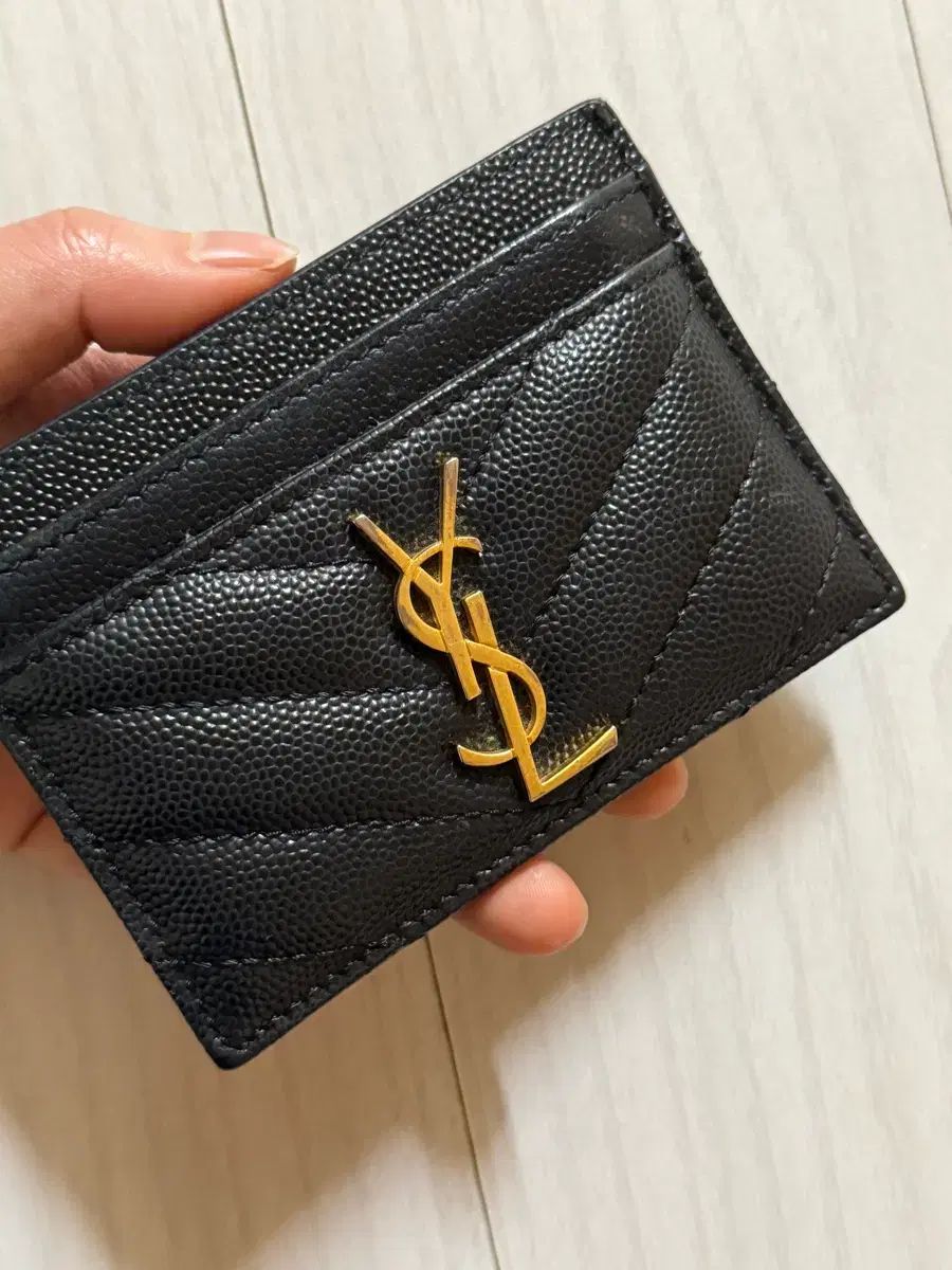YVES SAINT LAURENT イヴ サンローラン カードウォレット