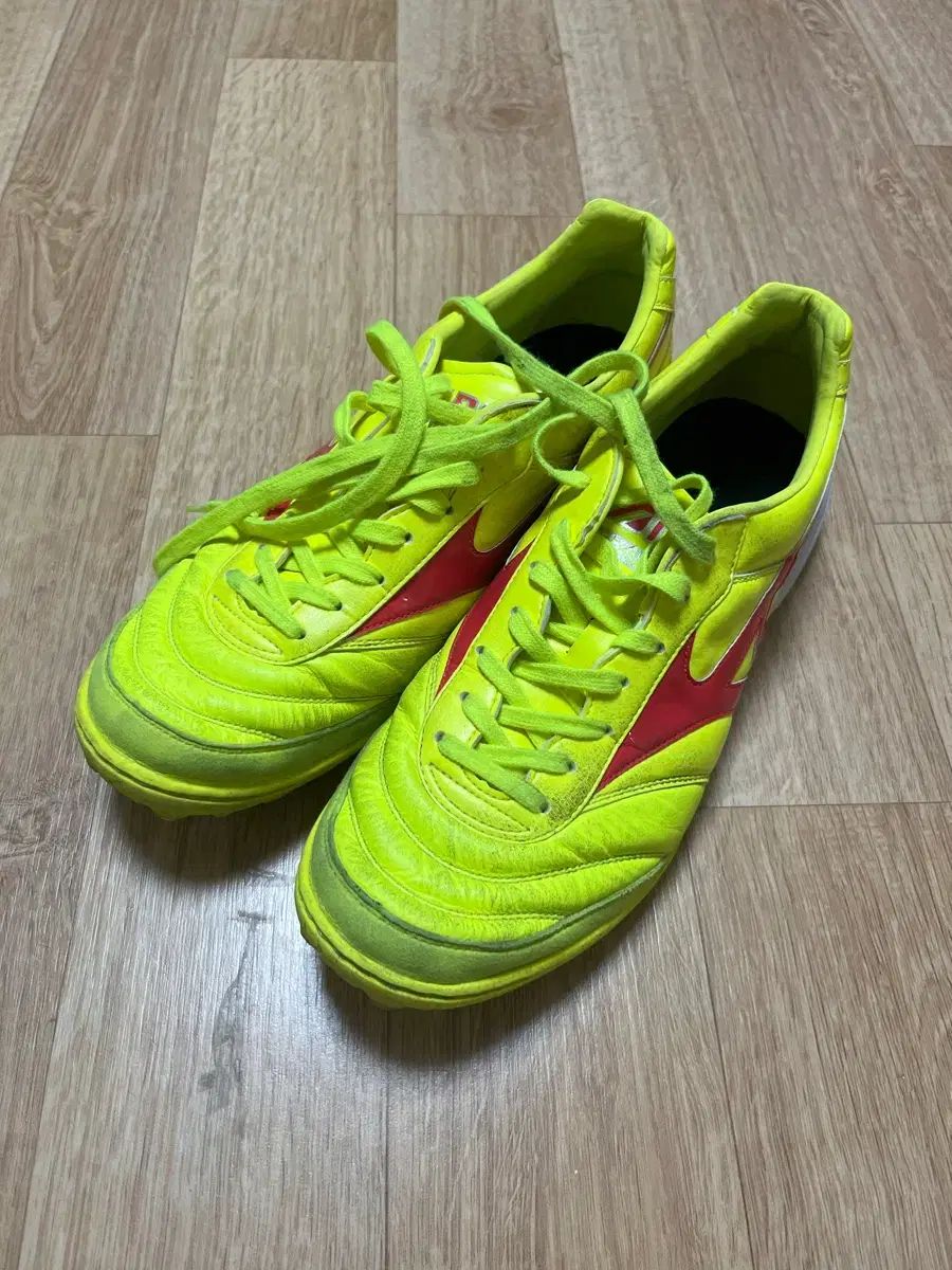 ミズノ モレリア エリート L 275