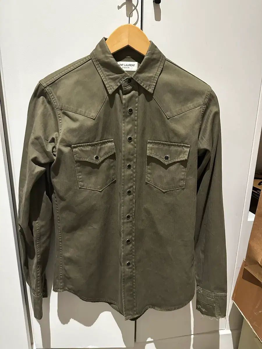 サンローラン ウェスタン シャツ カーキ XS ソンジン SUNGJIN 着用 商品