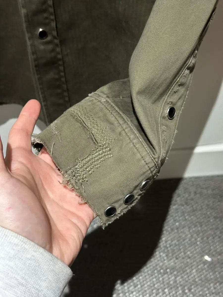 サンローラン ウェスタン シャツ カーキ XS ソンジン SUNGJIN 着用 商品