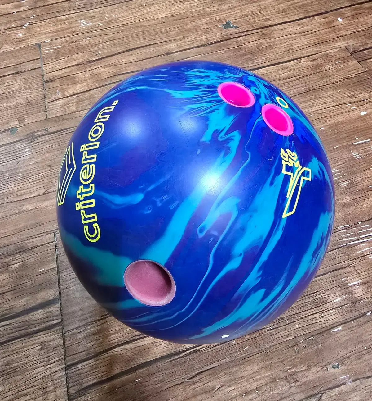 トラック クリーテリオン15 p ボーリングボール