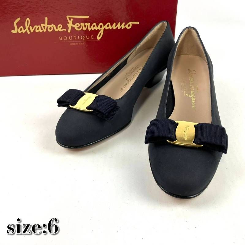 【美品】フェラガモ パンプス　ヴァラ　リボン　ネイビー　24cm 未使用保管品 FERRAGAMO フェラガモ パンプス VARA ヴァラ リボン ロゴ