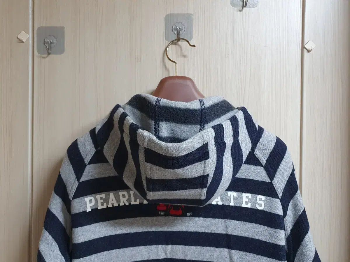 パーリーゲイツ 95 フード ジップアップ ブラック グレー