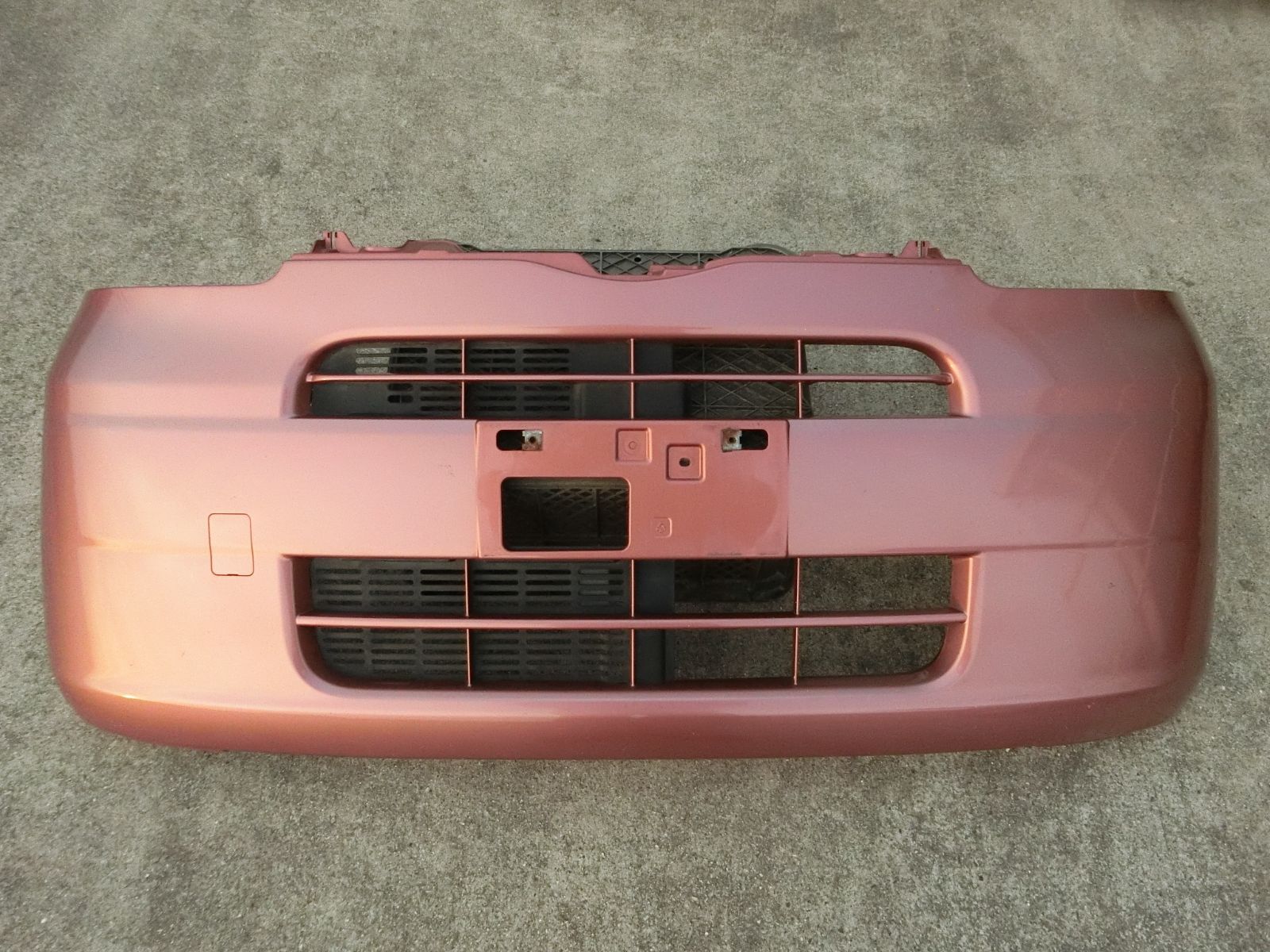 814] 個人宅配送可 ダイハツ タント L375S フロントバンパー 52119