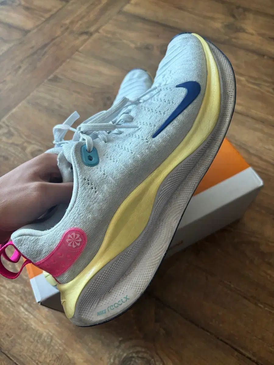  ナイキ インフィニティ RUN 4 275 登山靴 トレッキングシューズ アウトドアシューズ