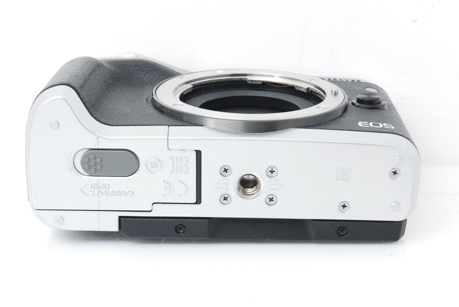 ☆クラシックオシャレミラーレス♪自撮り＋Wi-Fi機能☆キヤノン EOS M6