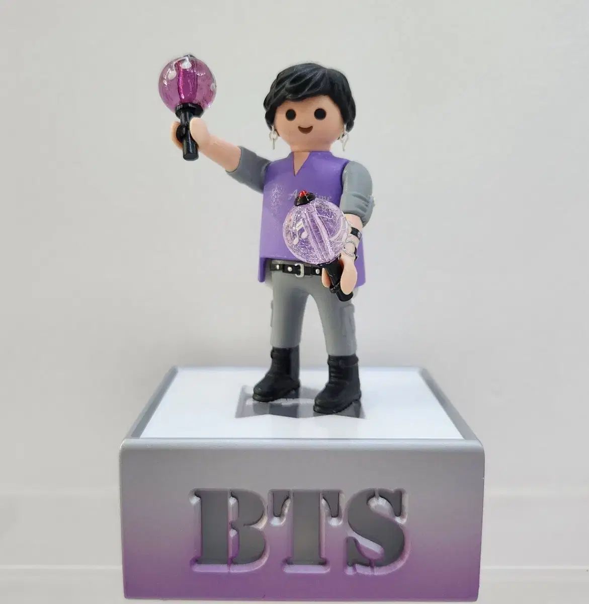 プレイモービル BTS + ARMY 照明が灯る小さなステージ