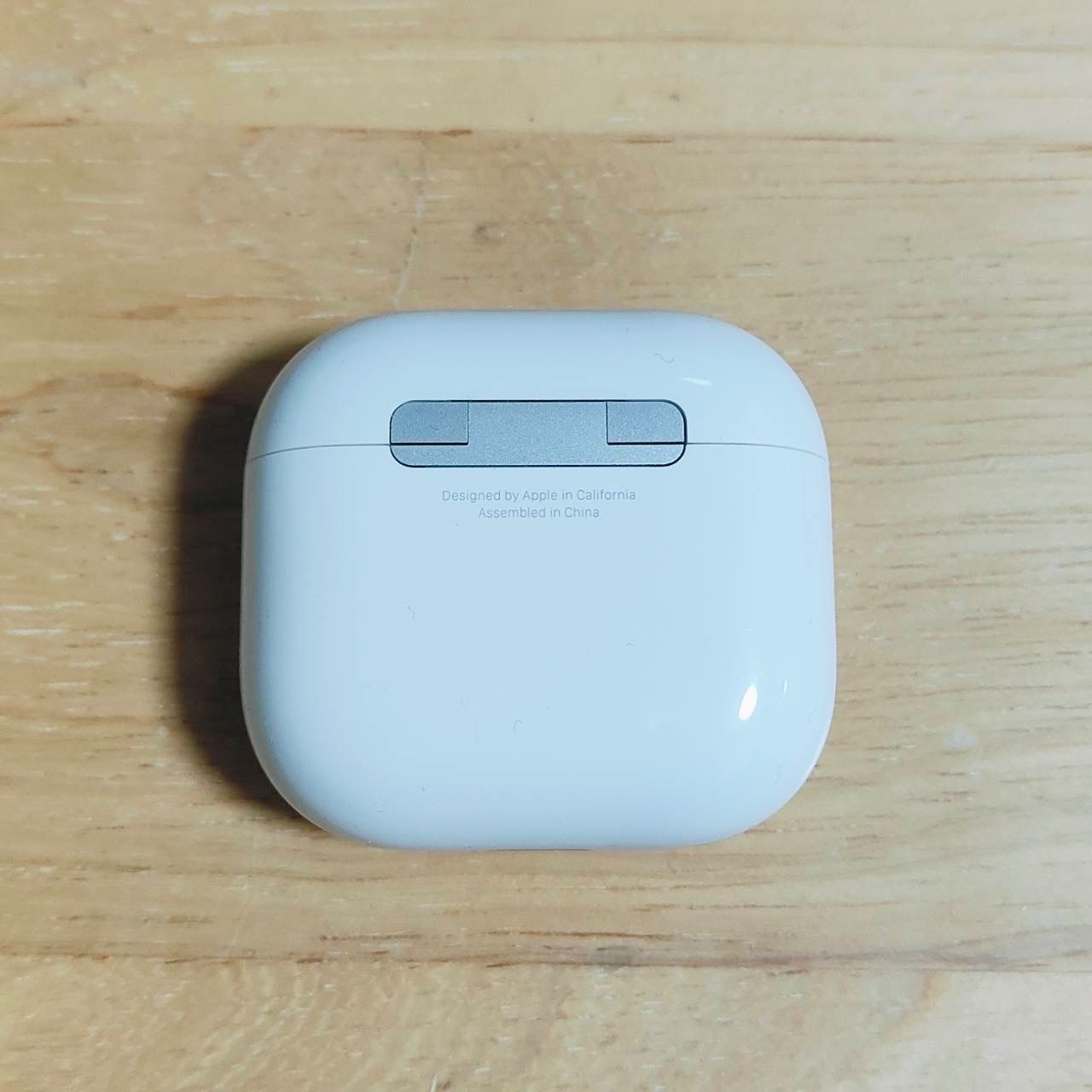 AirPods4 充電ケース付き 中古 Apple AirPods 4世代 充電ケースのみ Sランク - メルカリ