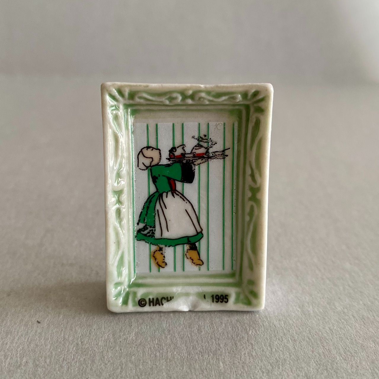 ケーキを運ぶ女性のフェーブ ※欠けあり／Hachette 1995／フランス雑貨