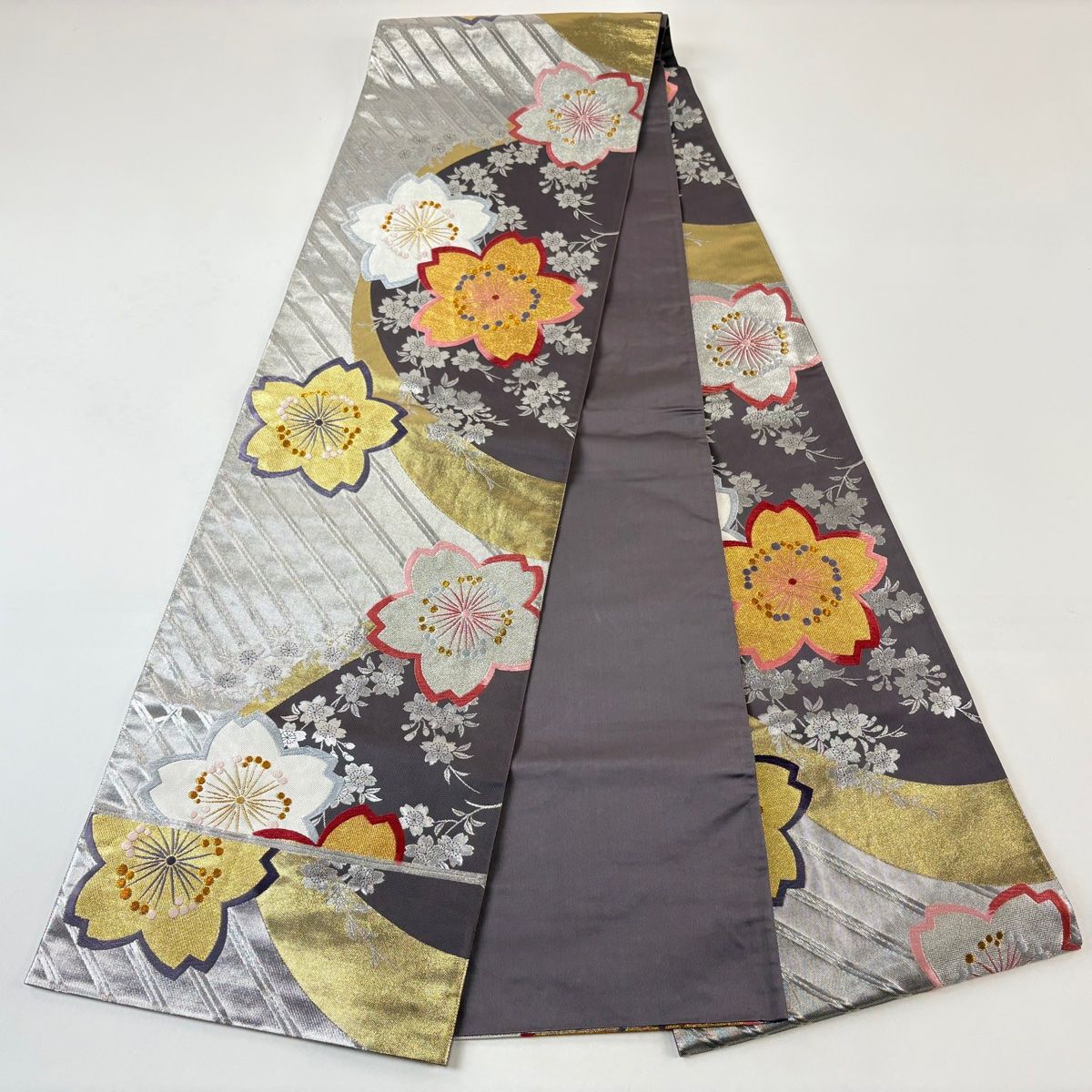美品】 袋帯 秀品 振袖向き 鈴乃屋 桜 箔 金糸 灰紫 全通 正絹 【中古