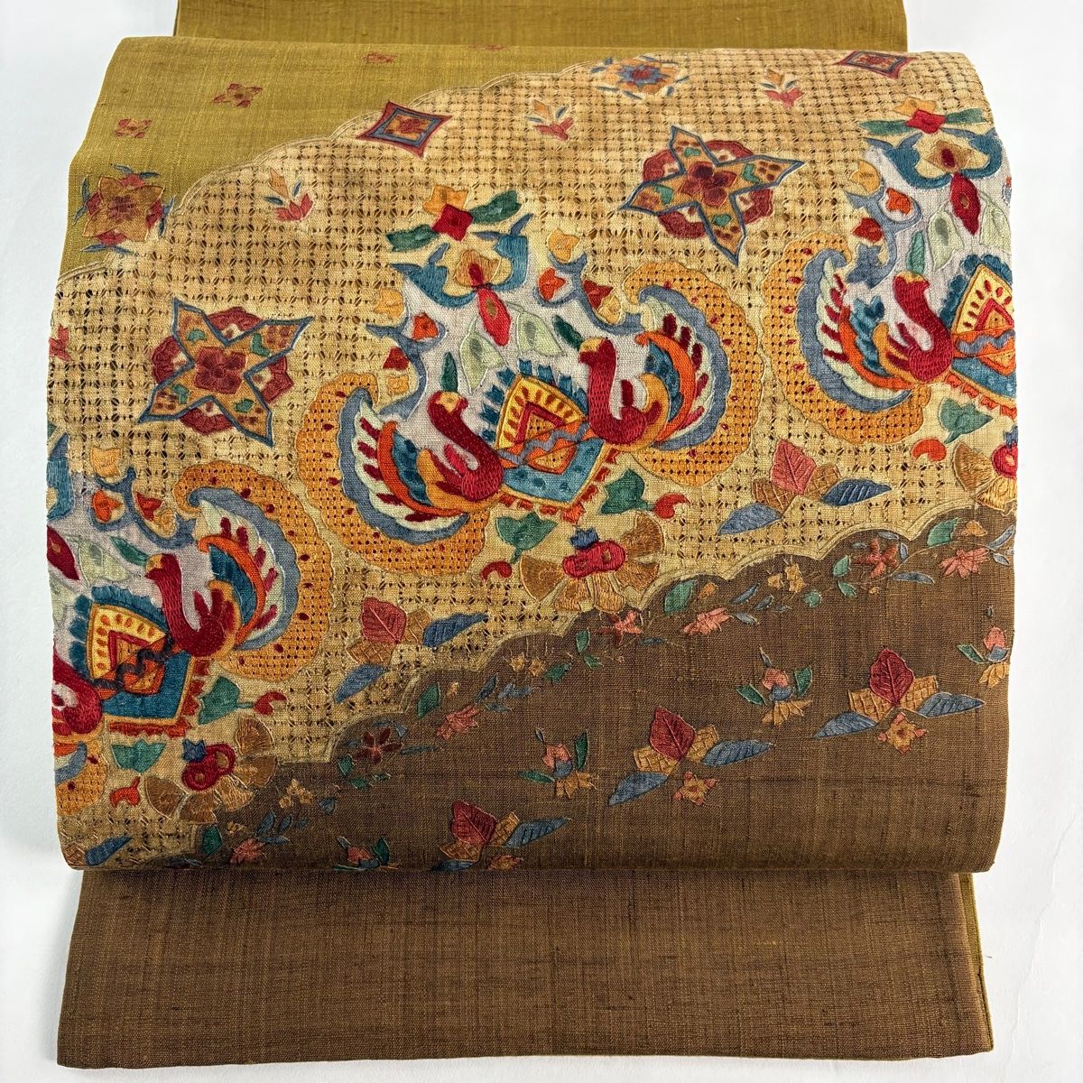 袋帯 秀品 紬地 向かい鳥 草花 刺繍 茶色 お太鼓柄 正絹