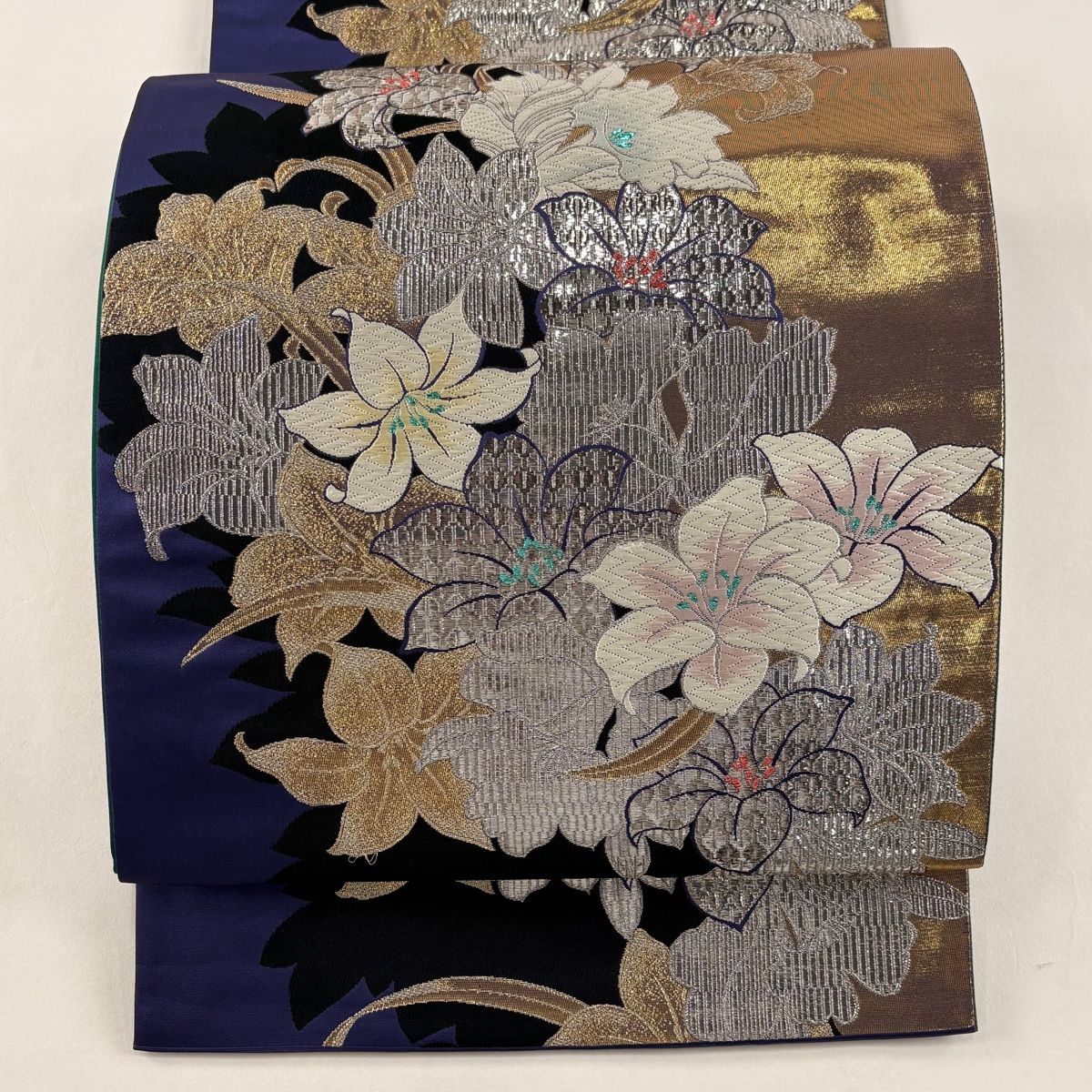 袋帯 秀品 振袖向き 百合 シルエット 銀糸 箔 青紫 六通 正絹