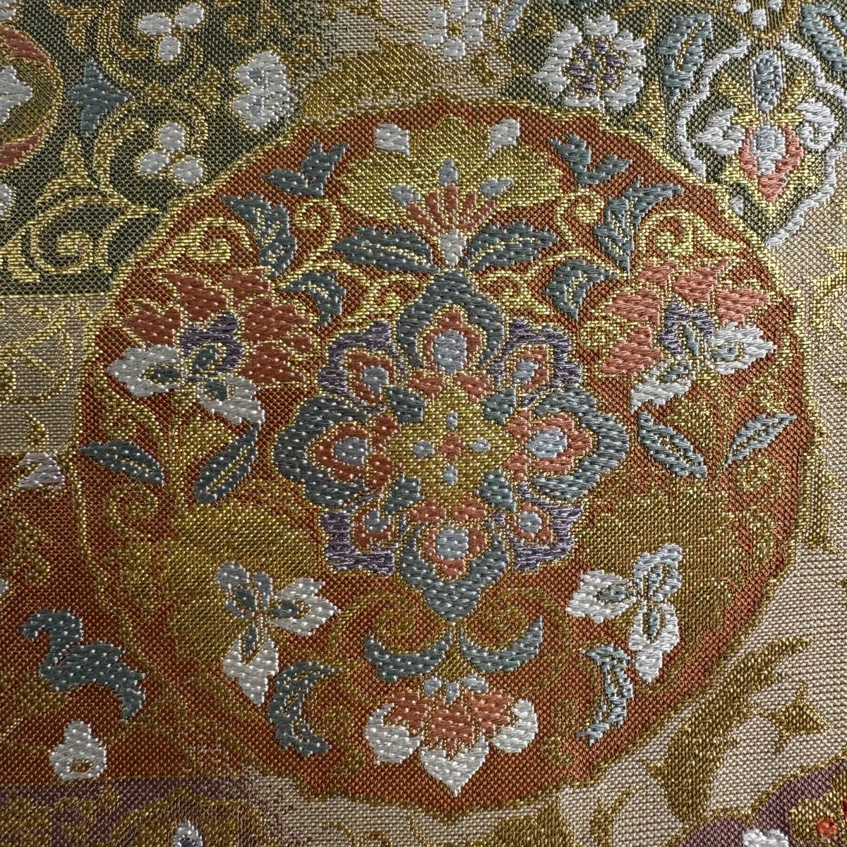 袋帯 秀品 華文 草花 箔 金色 六通 正絹