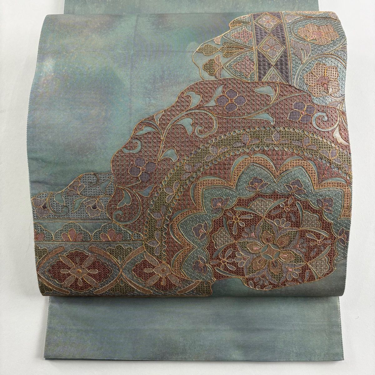 袋帯 秀品 華文 花唐草 刺繍 箔 青緑 お太鼓柄 正絹 【中古】 - メルカリ