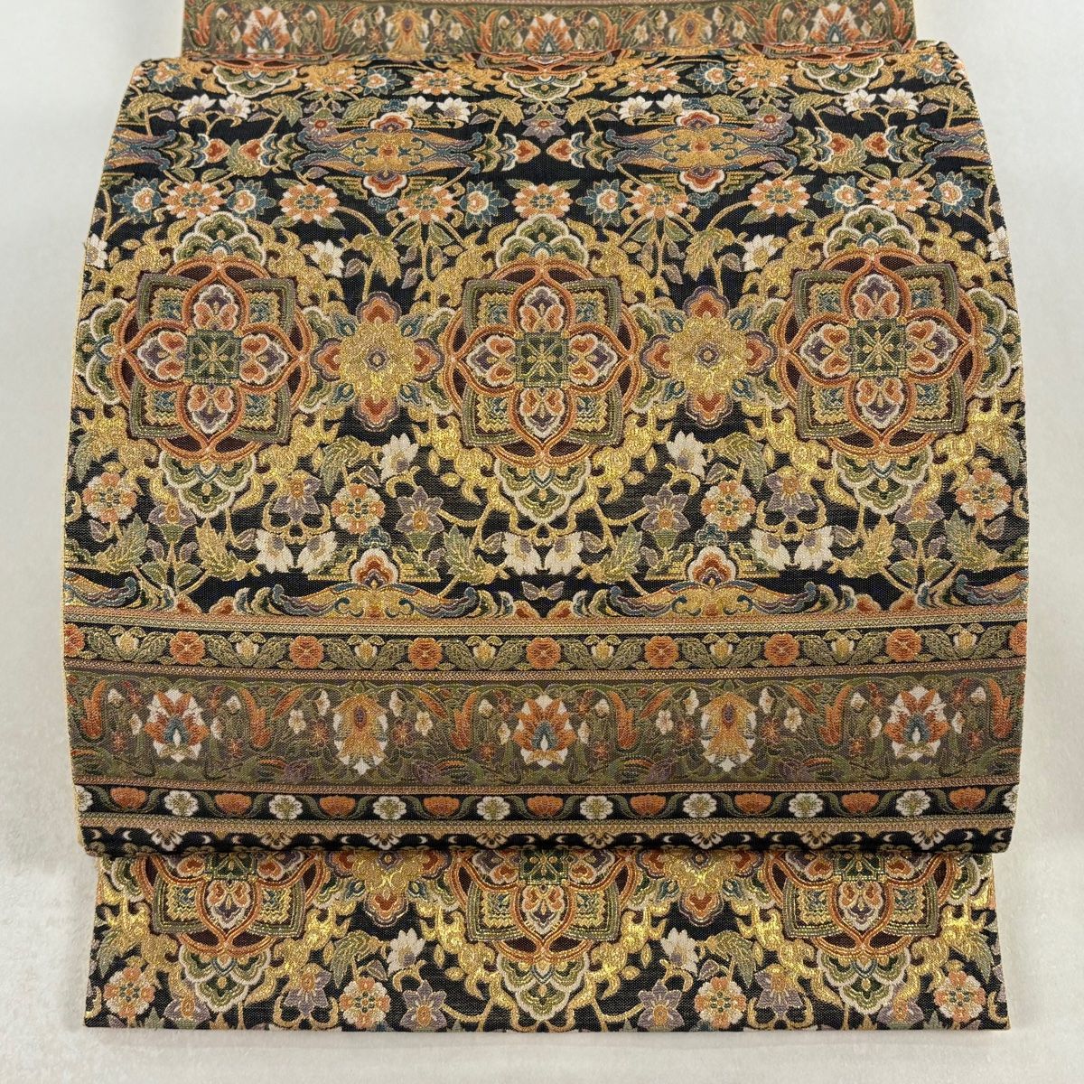 袋帯 華文 草花 金糸 箔 金色 お太鼓柄 正絹