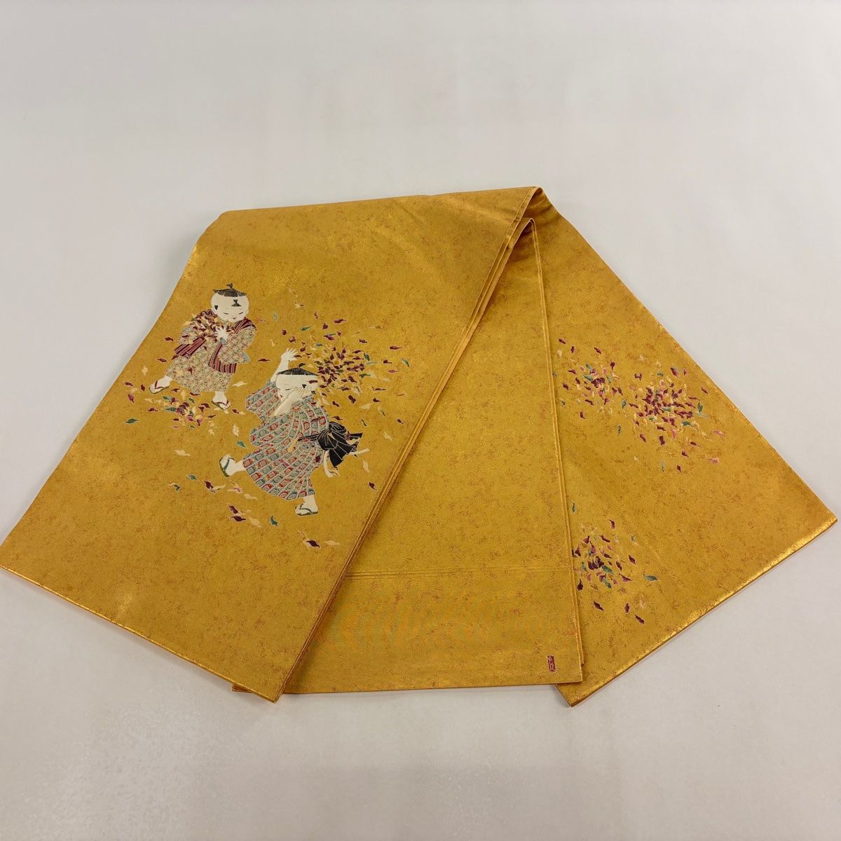 美品】 袋帯 名品 由水十久監修 落款 童 花びら 箔 金色 お太鼓柄 正絹