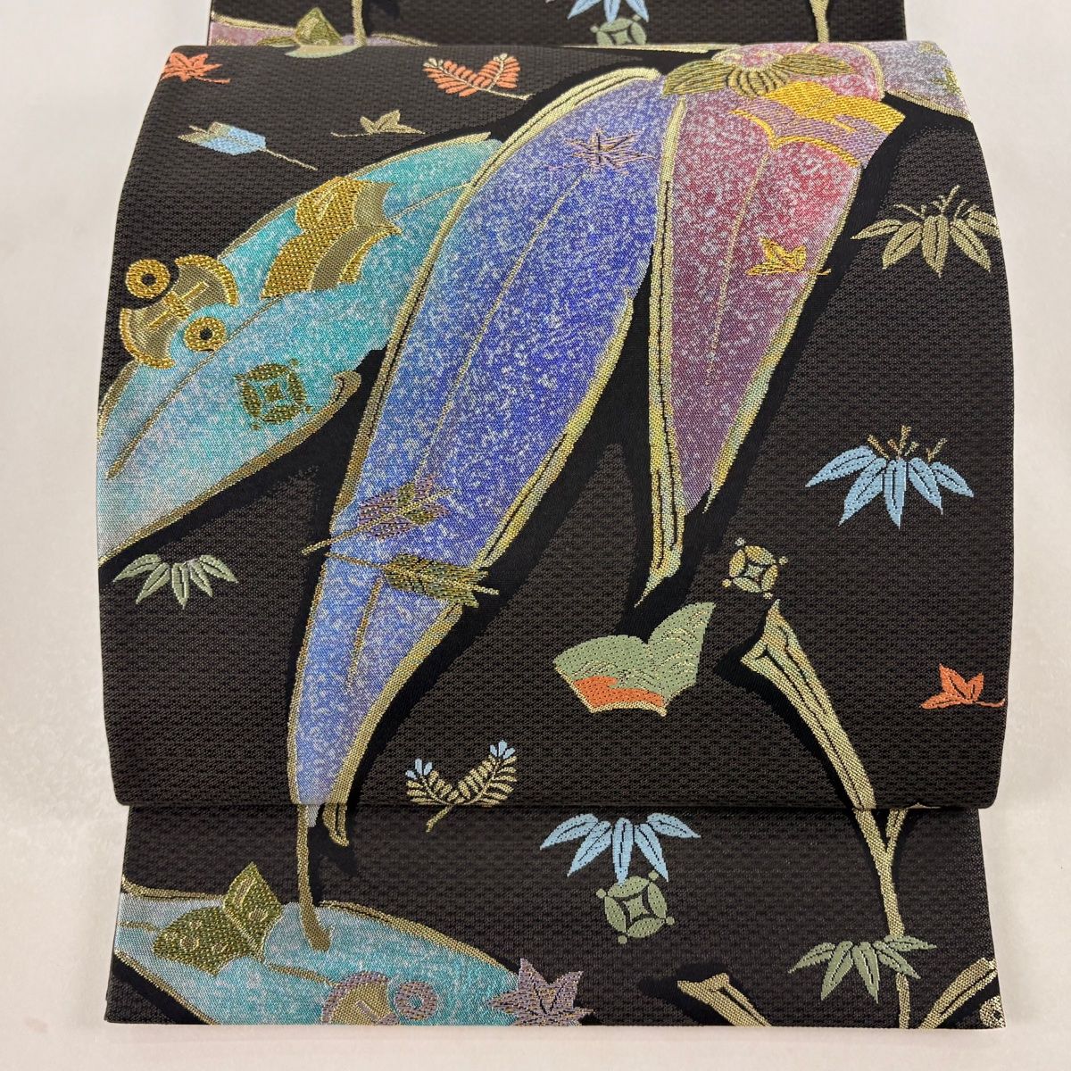 【美品】 袋帯 名品 草花 宝尽くし 金糸 墨色 六通 正絹 【】