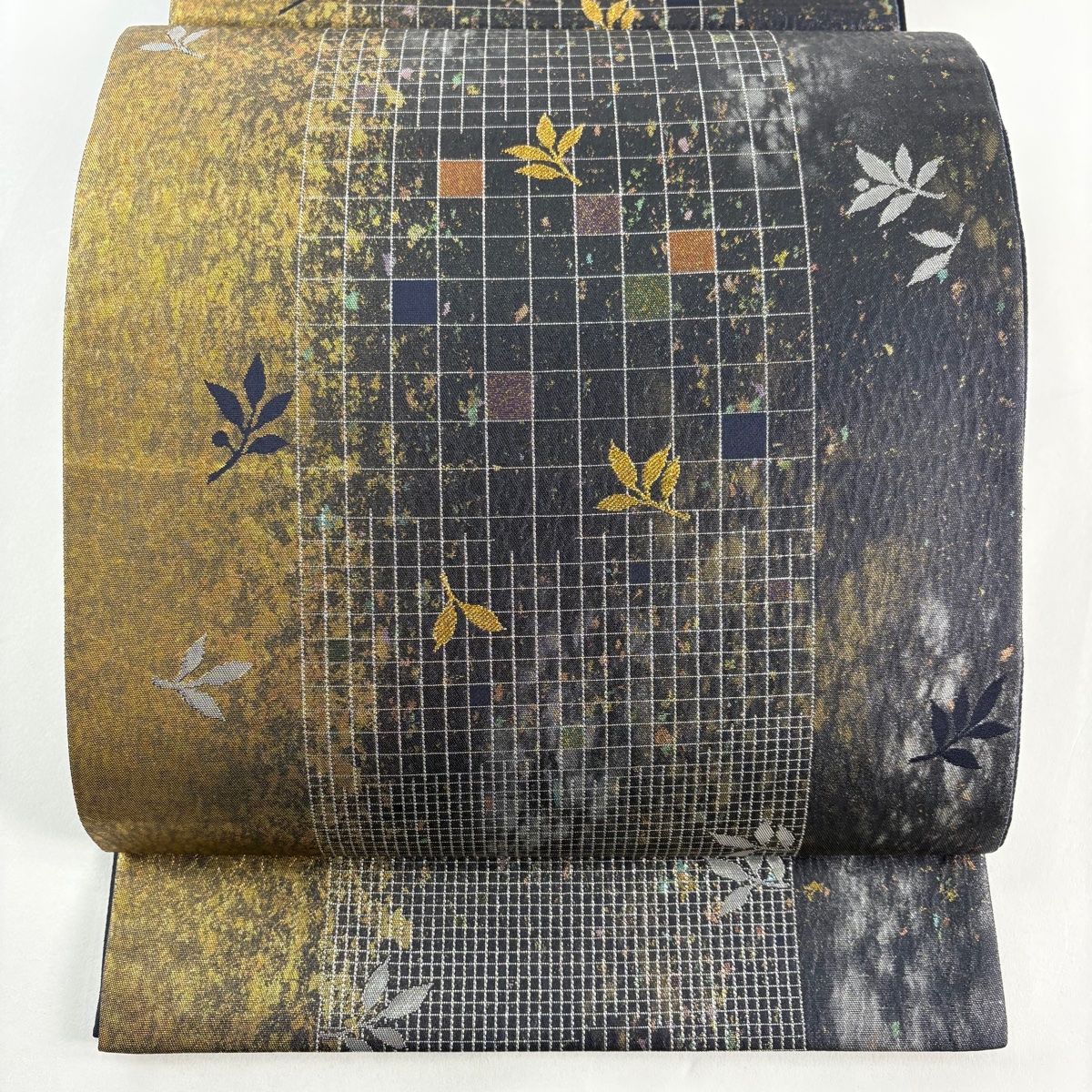 【美品】 袋帯 秀品 着物 葉柄 箔 金糸 墨色 六通 正絹 【】