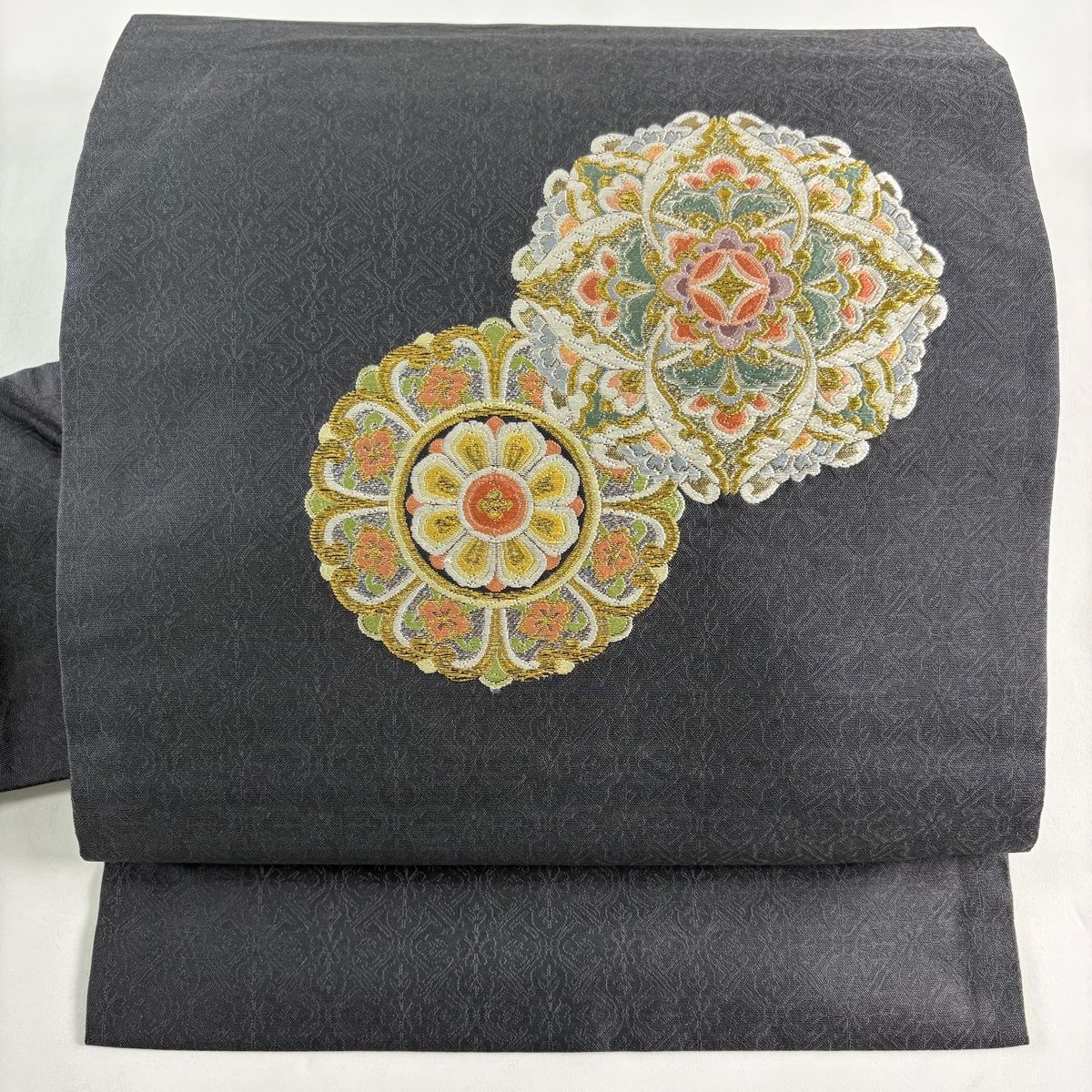 美品】 名古屋帯 秀品 華文 花 金銀糸 箔 灰色 正絹 【中古】 - メルカリ