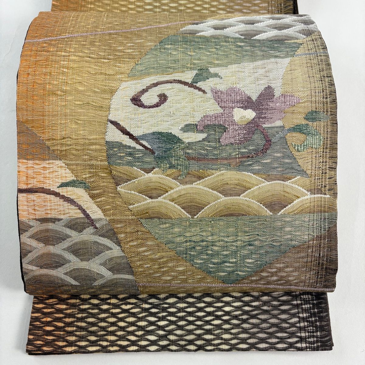 袋帯 秀品 草花 青海波 ベージュ お太鼓柄 正絹