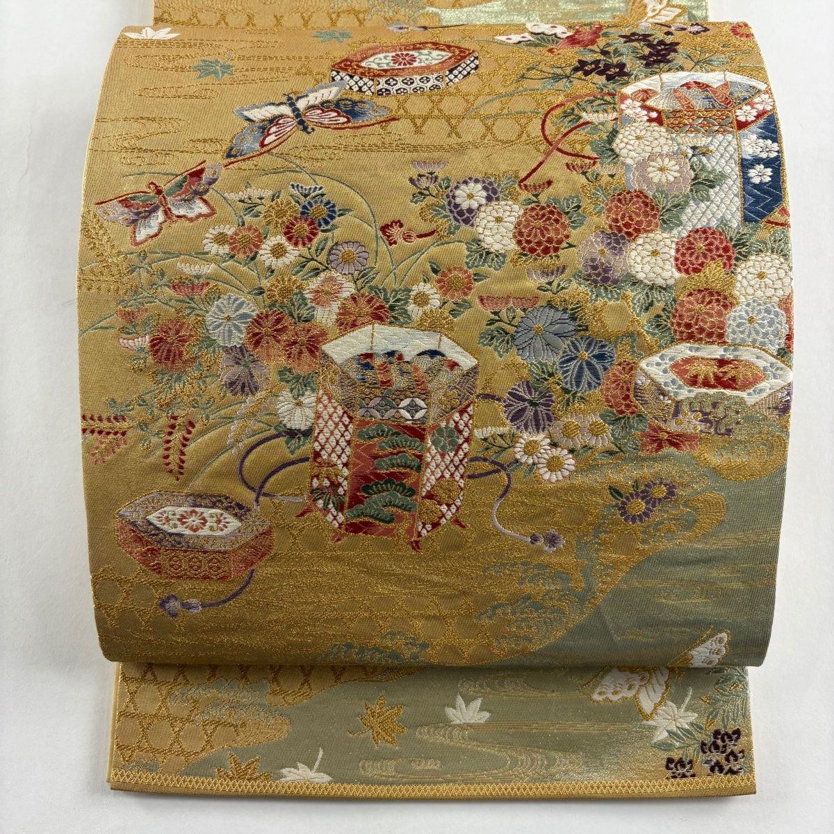 袋帯 秀品 関西仕立て 貝桶 蝶 金糸 箔 金色 六通 正絹