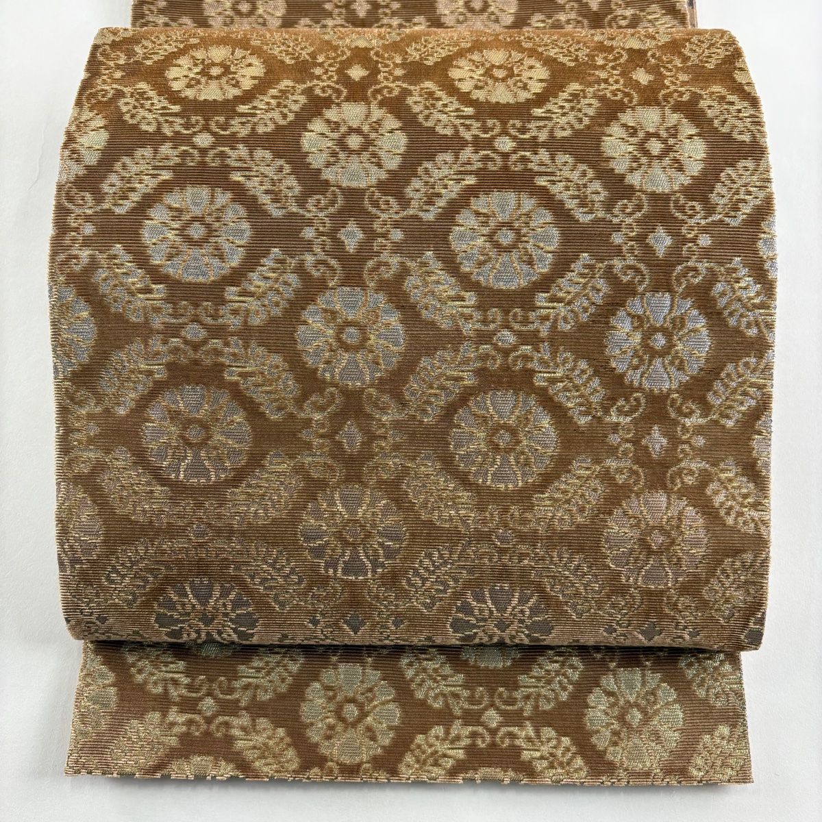 袋帯 秀品 花唐草 箔 薄茶色 お太鼓柄 正絹