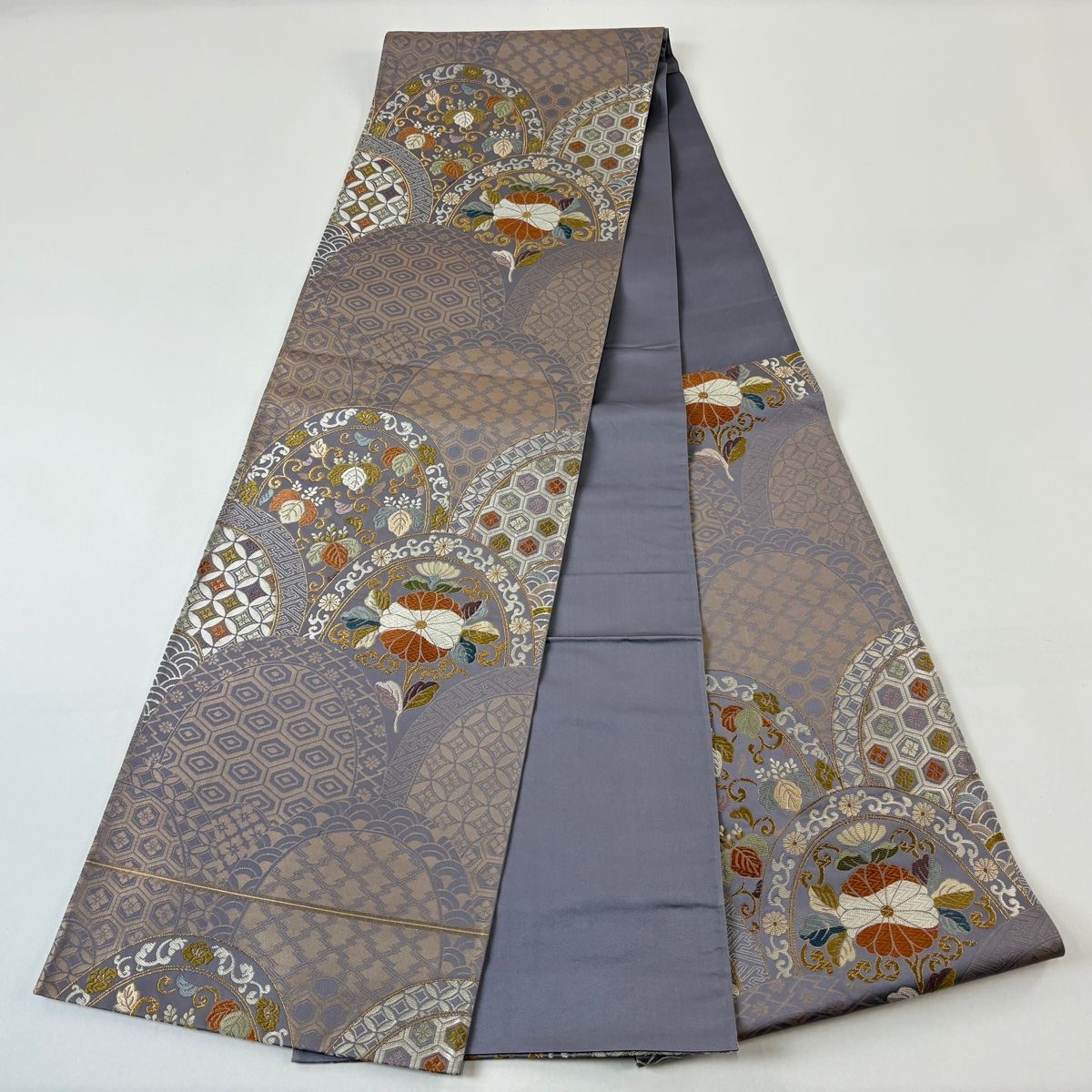 袋帯 秀品 花唐草 有職文様 金糸 唐織 灰紫 六通 正絹 【中古】 - メルカリ