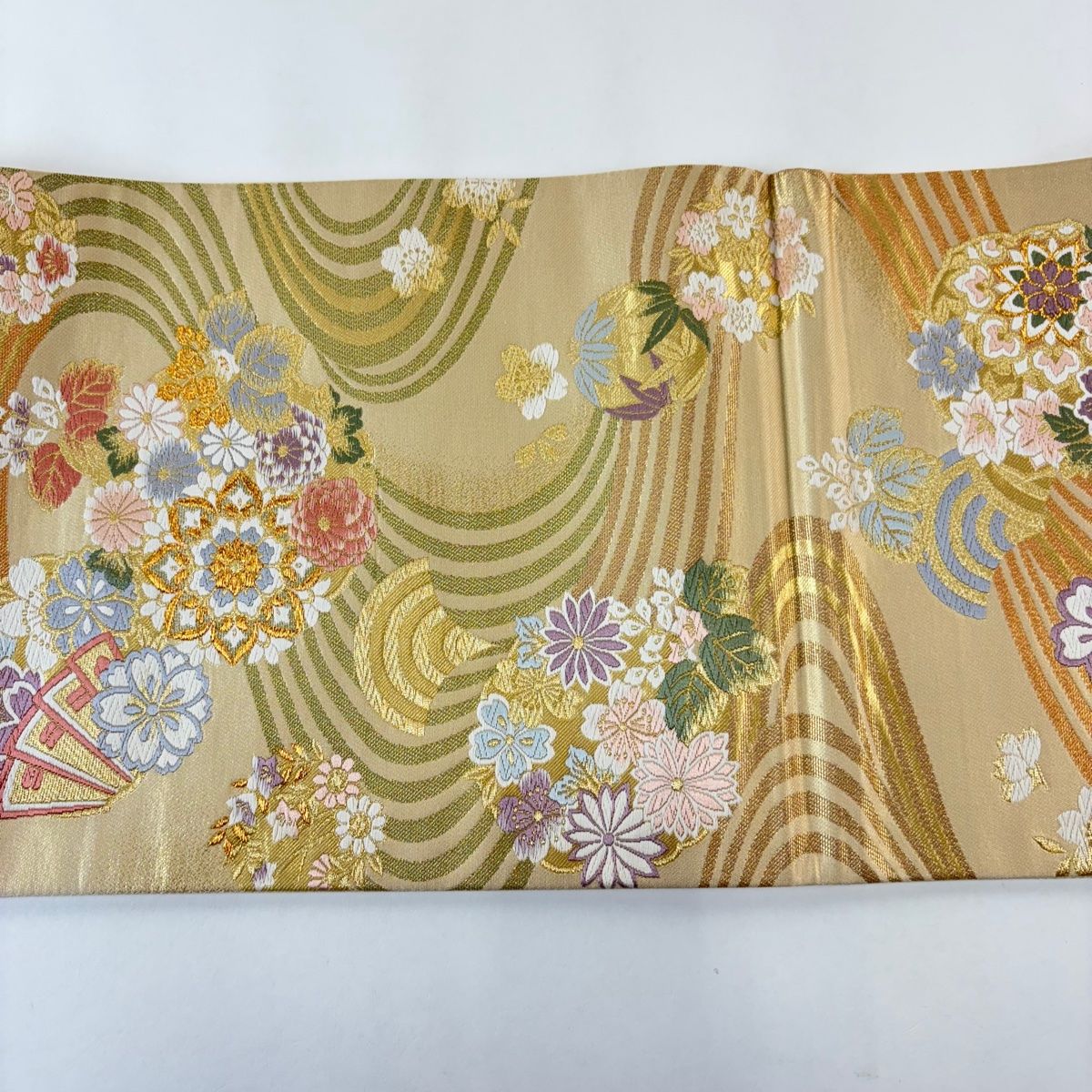 美品】 袋帯 秀品 鈴乃屋 草花 檜扇 金糸 箔 ベージュ 六通 正絹