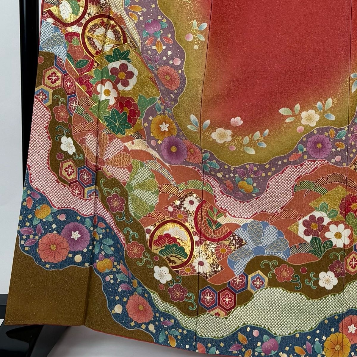 振袖 身丈166 cm 裄丈70 L 袷 草花 道長取り 金糸 金通し 茜色 正絹