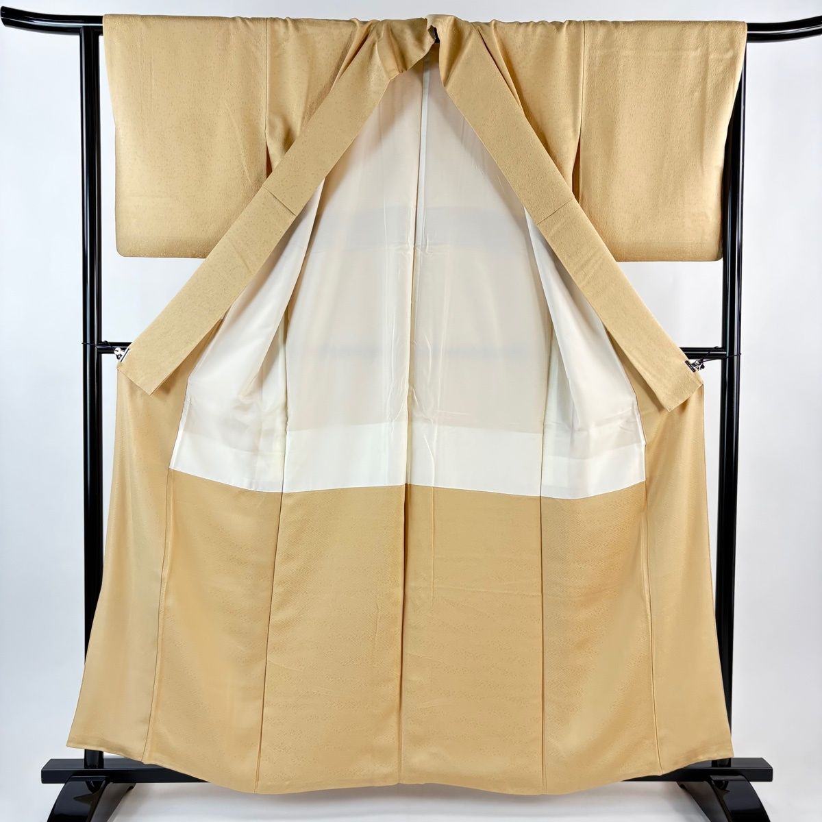  色留袖 身丈160 cm 裄丈64.5 M 袷 甲斐泰造 落款 地紋 薄オレンジ 正絹 色留袖 着物