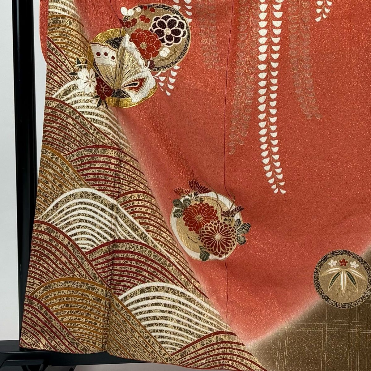 振袖 身丈161 cm 裄丈64.5 M 袷 蝶 草花 金通し 金彩 サーモンピンク 正絹
