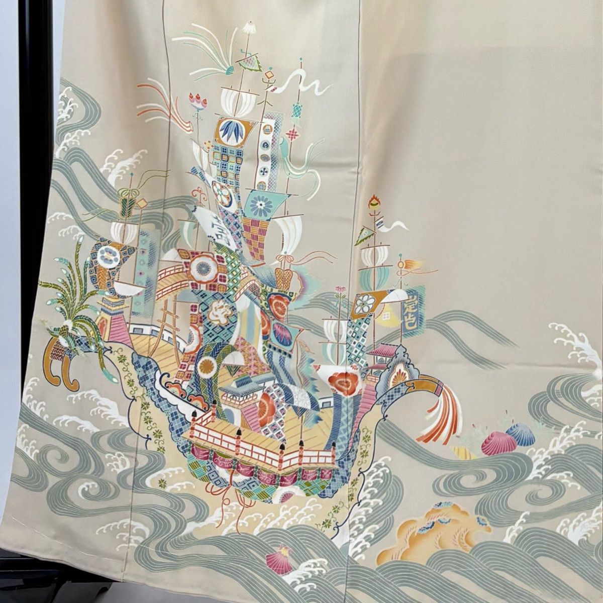 色留袖 身丈160 cm 裄丈65.5 M 袷 落款 船 ベージュ 正絹 三つ紋