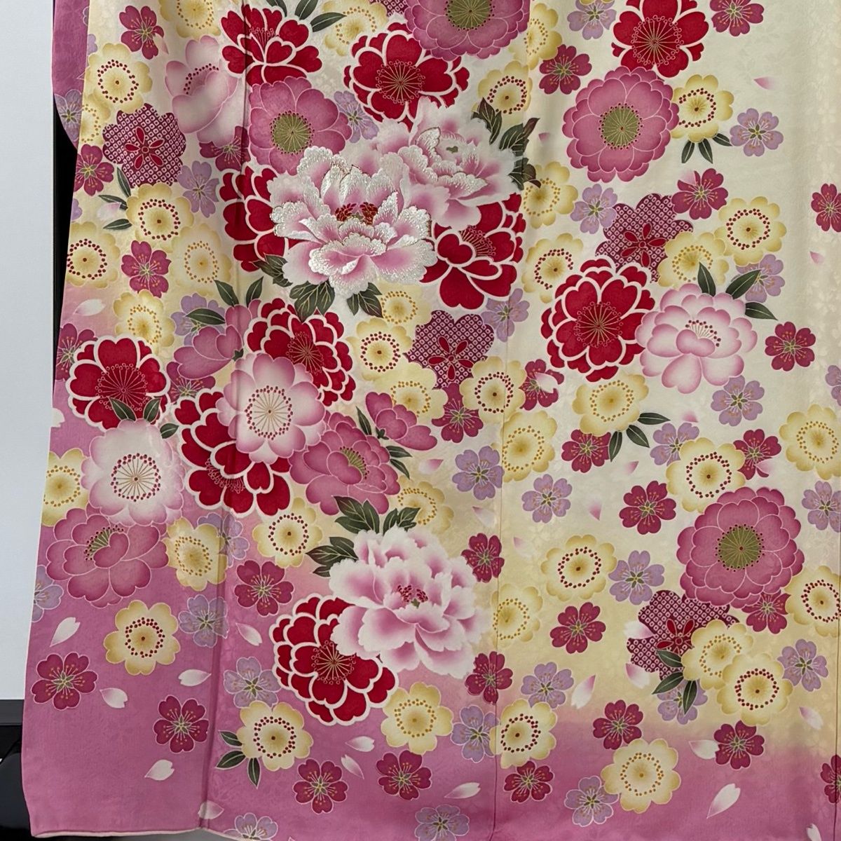 美品】 振袖 身丈168.5cm 裄丈69cm L 袷 牡丹 桜 金彩 箔 薄黄 正絹