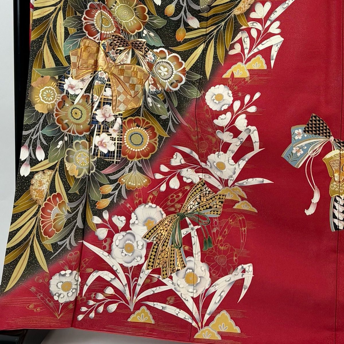 振袖 身丈168.5 cm 裄丈66.5 M 袷 リボン 草花 金銀糸 銀通し 茜色 正絹