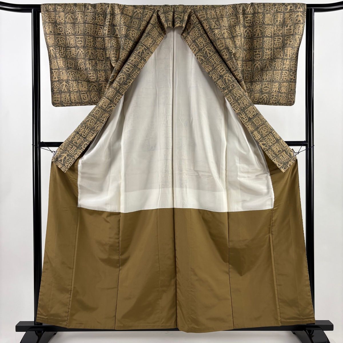  小紋 身丈159 5 cm 裄丈63 S 袷 紬地 文字文 格子 山吹茶色 正絹 小紋 着物