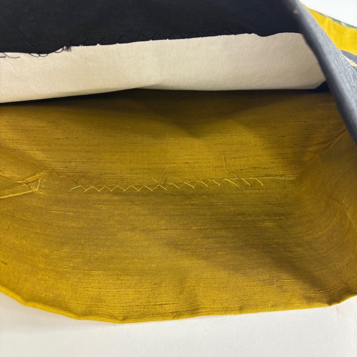  袋帯 落款 紬地 草木染 山並み 草花 黒 お太鼓柄 正絹 袋帯 帯