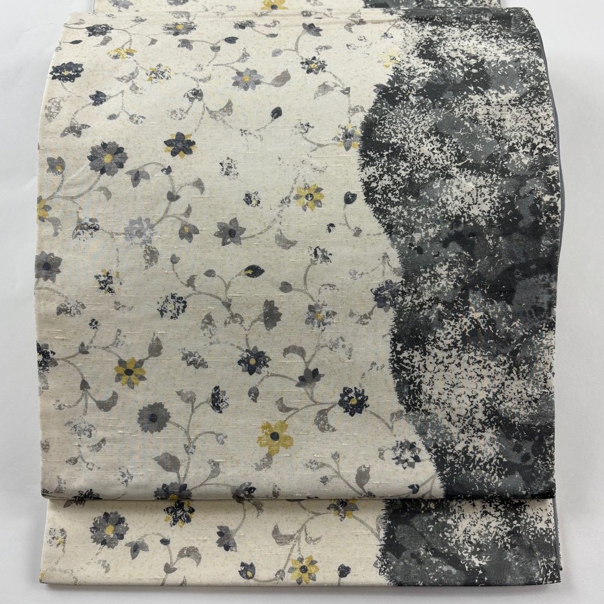 袋帯 落款 牛首紬地 草花 クリーム 全通 正絹